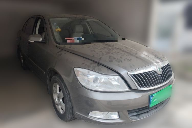 Used Skoda Octavia 2012 1.6L Automatic Yijie Edition Front Right 45 Deg