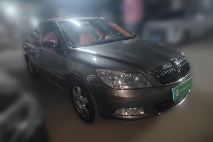 Used Skoda Octavia 2012 1.6L Automatic Yijie Edition Front Right 45 Deg
