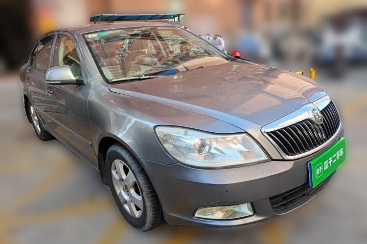 Used Skoda Octavia 2012 1.6L Automatic Yijun Edition Front Right 45 Deg