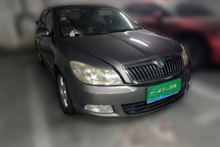 Used Skoda Octavia 2012 1.6L Manual Yijun Edition Front Right 45 Deg