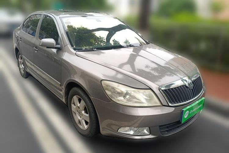 Used Skoda Octavia 2012 1.6L Automatic Yijun Edition Front Right 45 Deg