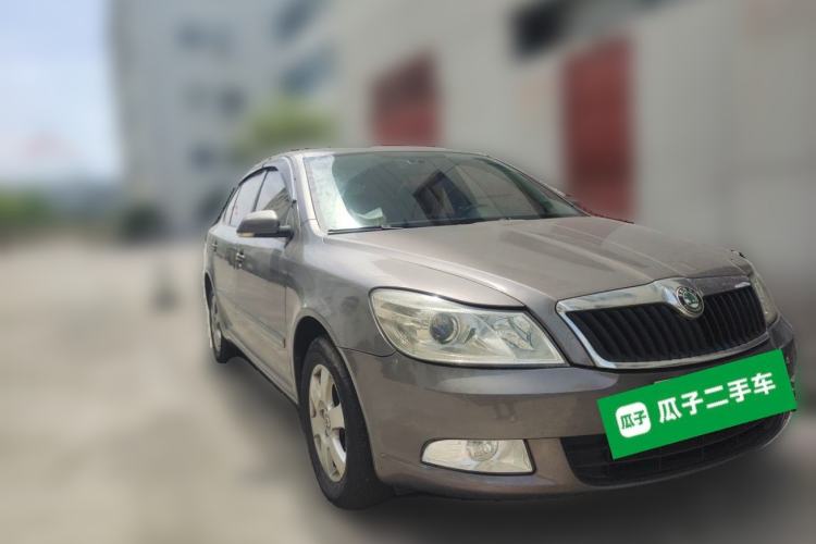 Used Skoda Octavia 2012 1.6L Automatic Yijie Edition Front Right 45 Deg