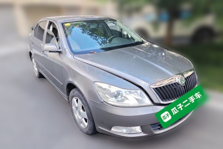 Used Skoda Octavia 2012 1.6L Automatic Yijie Edition Front Right 45 Deg