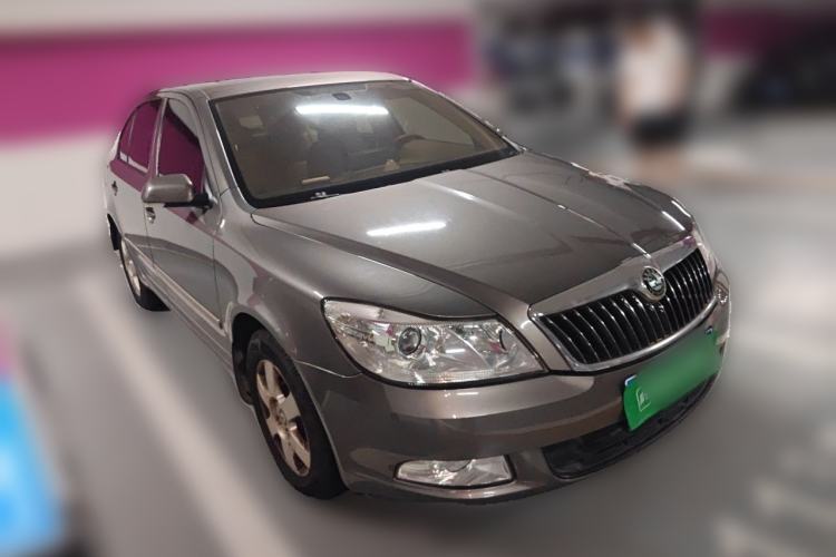 Used Skoda Octavia 2012 1.6L Automatic Yijun Edition Front Right 45 Deg