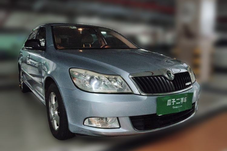 Used Skoda Octavia 2012 1.6L Automatic Yijun Edition Front Right 45 Deg