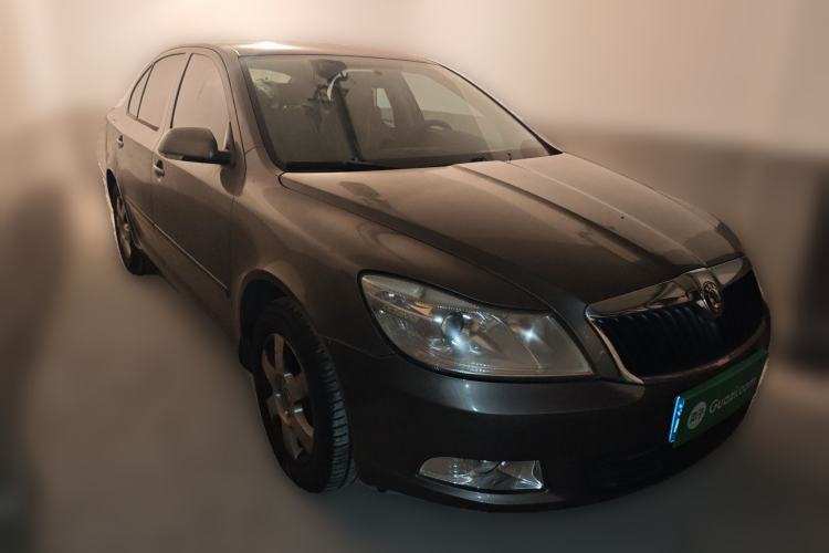 Used Skoda Octavia 2012 1.6L Automatic Yijie Edition Front Right 45 Deg