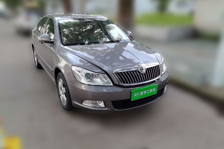 Used Skoda Octavia 2012 1.6L Automatic Yijie Edition Front Right 45 Deg