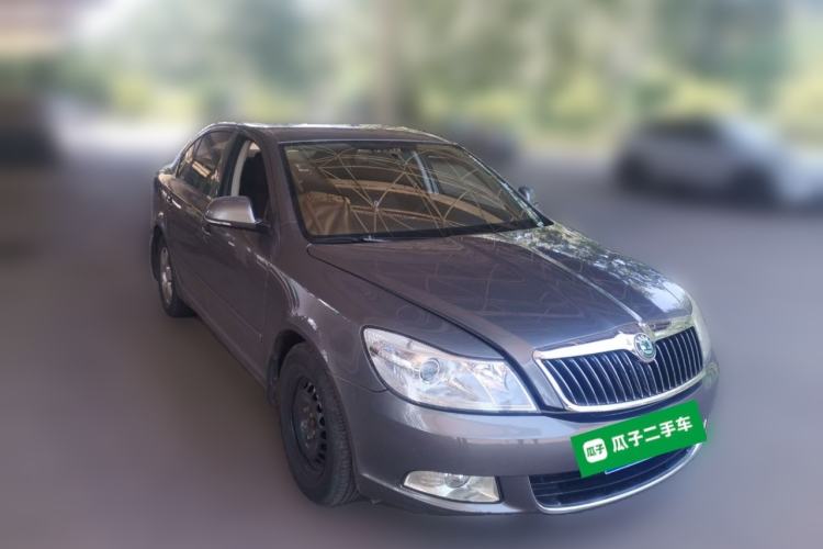 Used Skoda Octavia 2012 1.6L Automatic Yijie Edition Front Right 45 Deg
