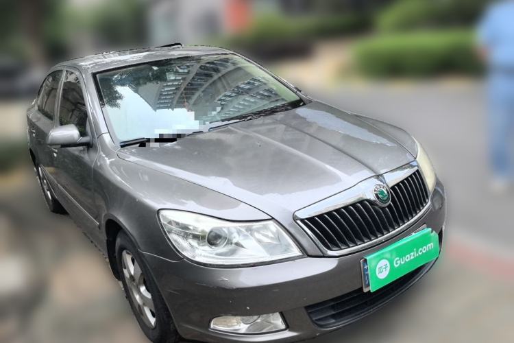 Used Skoda Octavia 2012 1.6L Automatic Yijun Edition Front Right 45 Deg