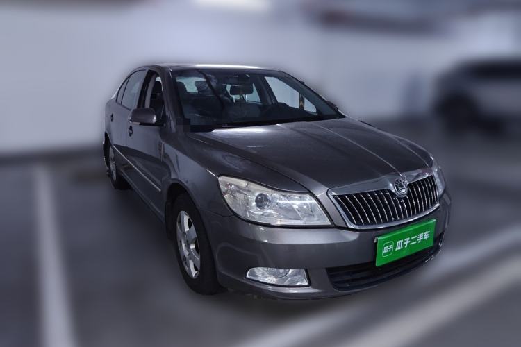 Used Skoda Octavia 2012 1.6L Automatic Yijun Edition Front Right 45 Deg
