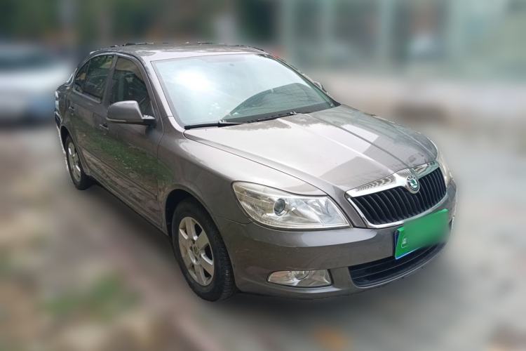 Used Skoda Octavia 2012 1.6L Automatic Yijie Edition Front Right 45 Deg