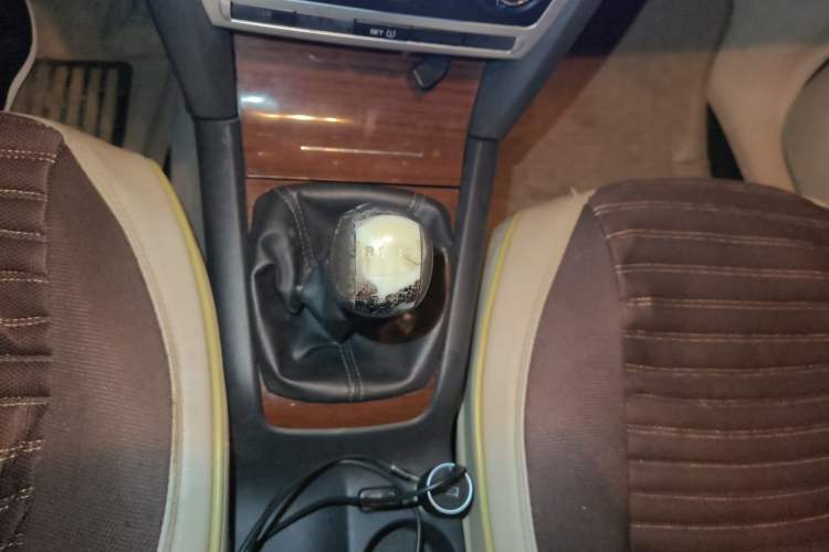 Used Skoda Octavia 2012 1.6L Manual Yijun Edition Gear Lever