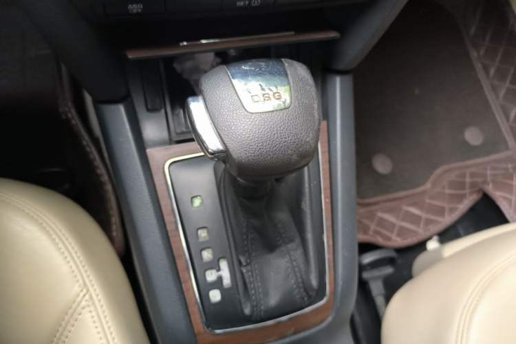 Used Skoda Octavia 2012 1.4TSI DSG Yijun Edition Gear Lever