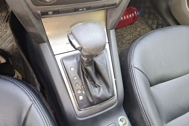 Used Skoda Octavia 2012 1.6L Automatic Yijie Edition Gear Lever