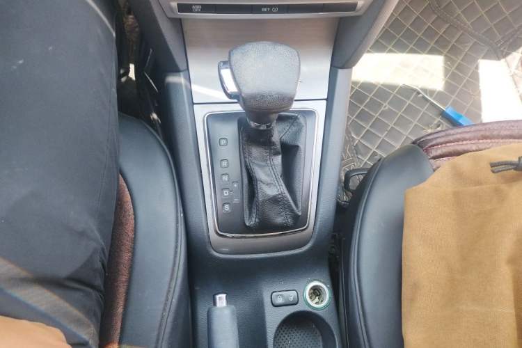 Used Skoda Octavia 2012 1.6L Automatic Yijie Edition Gear Lever