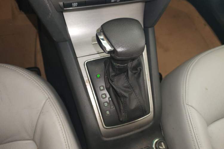 Used Skoda Octavia 2012 1.6L Automatic Yijie Edition Gear Lever