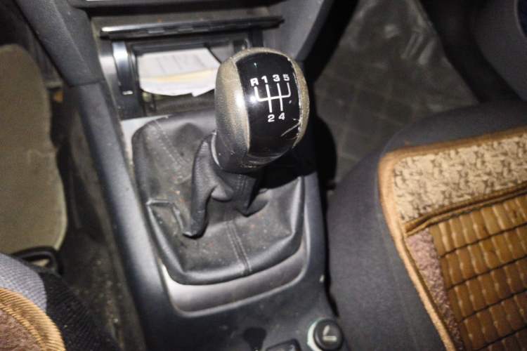 Used Skoda Octavia 2012 1.6L Manual Yijie Edition Gear Lever