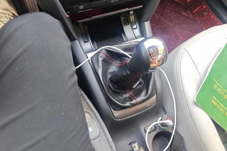 Used Skoda Octavia 2012 1.6L Manual Yijie Edition Gear Lever