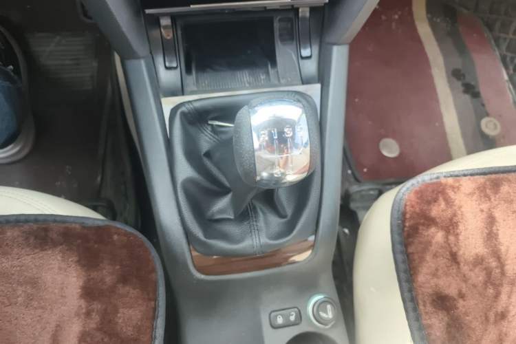 Used Skoda Octavia 2012 1.6L Manual Yijun Edition Gear Lever