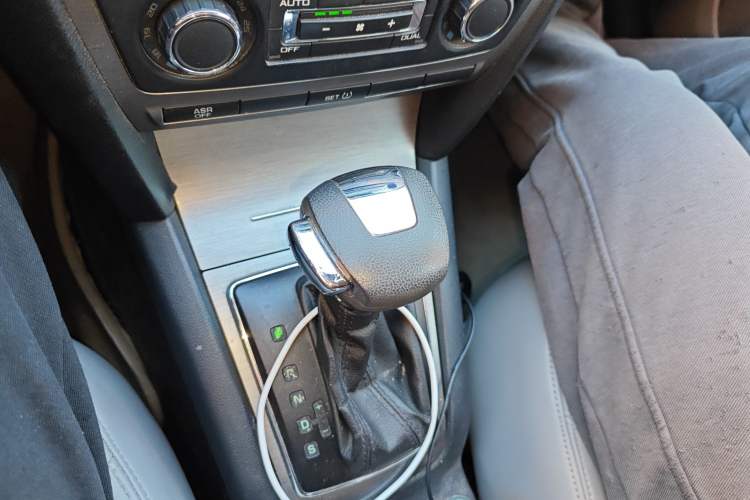 Used Skoda Octavia 2012 1.6L Automatic Yijun Edition Gear Lever