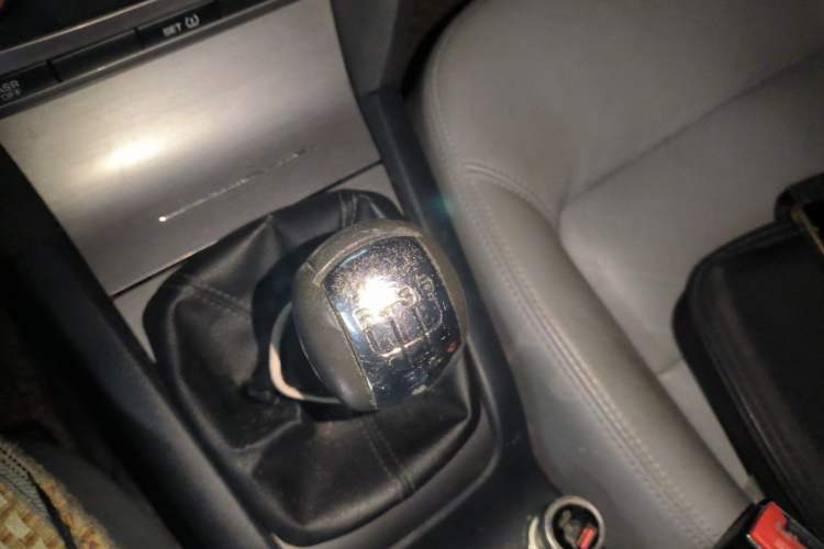 Used Skoda Octavia 2012 1.6L Manual Yijun Edition Gear Lever