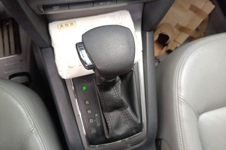 Used Skoda Octavia 2012 1.6L Automatic Yijun Edition Gear Lever