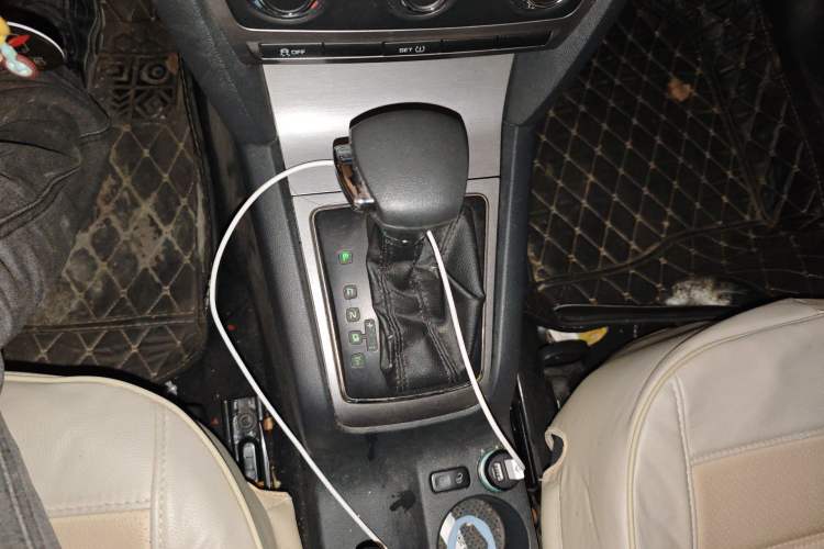 Used Skoda Octavia 2012 1.6L Automatic Yijie Edition Gear Lever