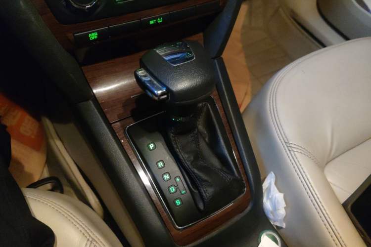 Used Skoda Octavia 2012 1.6L Automatic Yijun Edition Gear Lever
