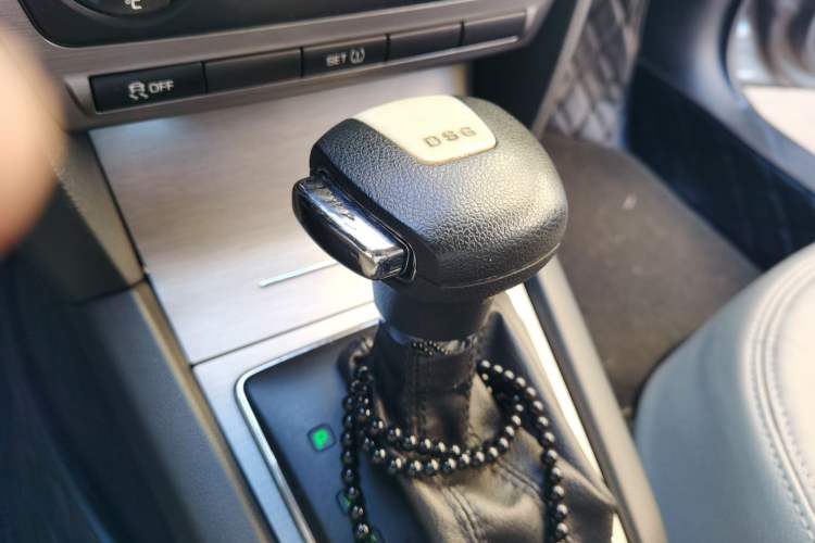 Used Skoda Octavia 2012 1.4TSI DSG Yijun Edition Gear Lever