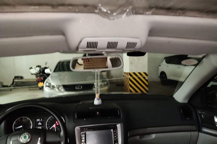 Used Skoda Octavia 2012 1.6L Automatic Yijun Edition Headliner