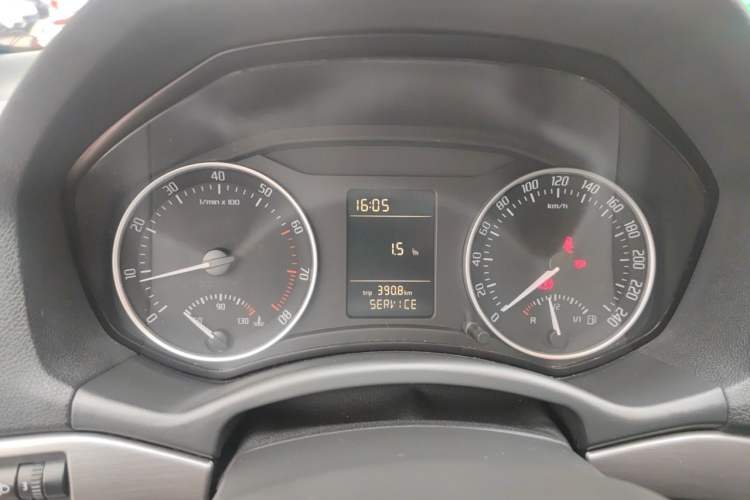 Used Skoda Octavia 2012 1.6L Manual Yijie Edition Instrument Cluster