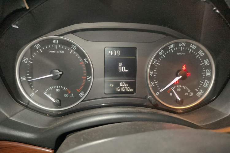 Used Skoda Octavia 2012 1.6L Manual Yijun Edition Instrument Cluster