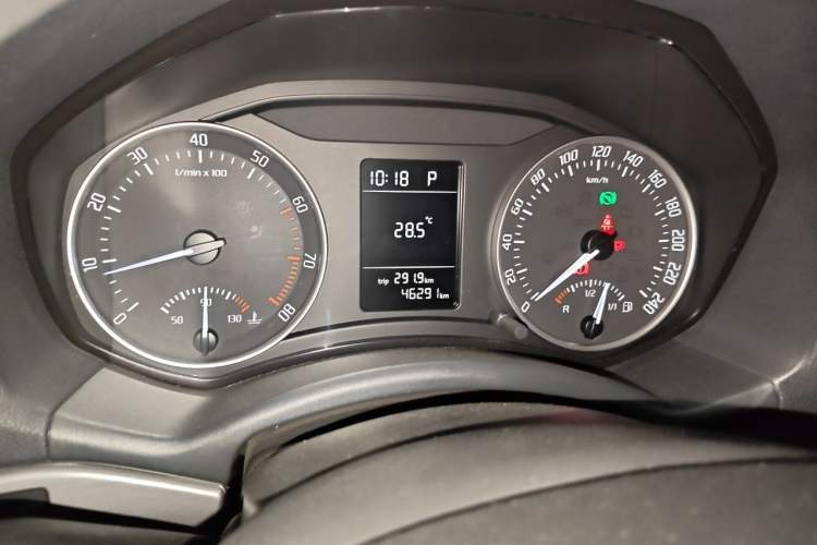 Used Skoda Octavia 2012 1.6L Automatic Yijie Edition Instrument Cluster