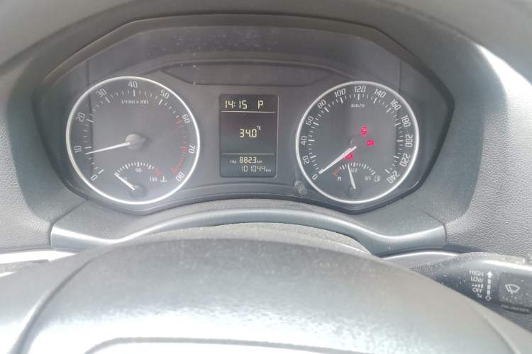 Used Skoda Octavia 2012 2.0L Automatic Yijie Version Instrument Cluster