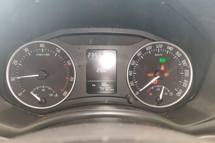 Used Skoda Octavia 2012 1.6L Automatic Yijie Edition Instrument Cluster