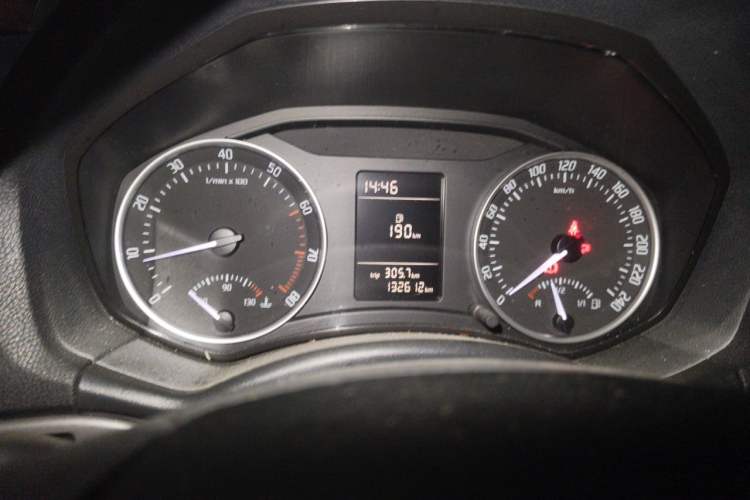 Used Skoda Octavia 2012 1.6L Manual Yijie Edition Instrument Cluster