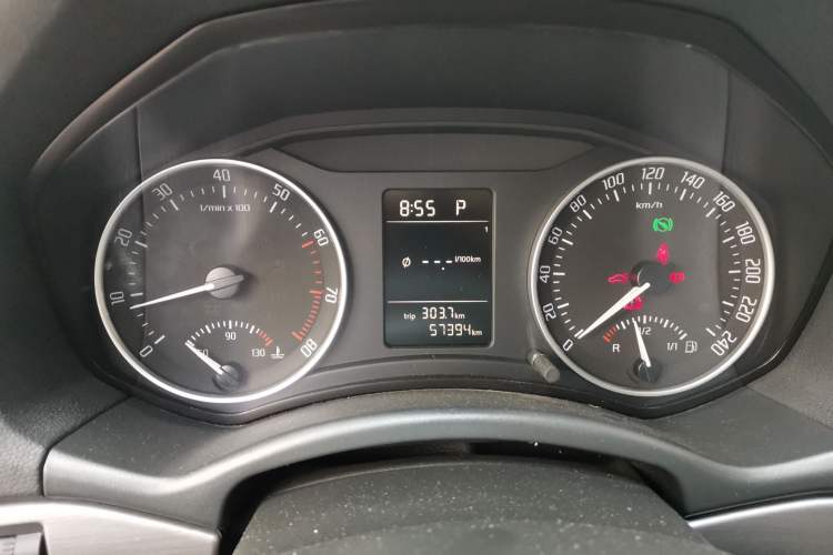 Used Skoda Octavia 2012 2.0L Automatic Yijie Version Instrument Cluster