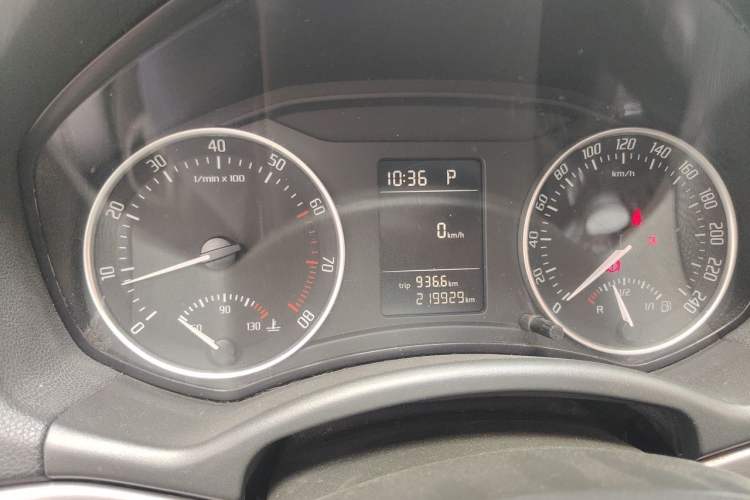 Used Skoda Octavia 2012 1.6L Automatic Yijie Edition Instrument Cluster