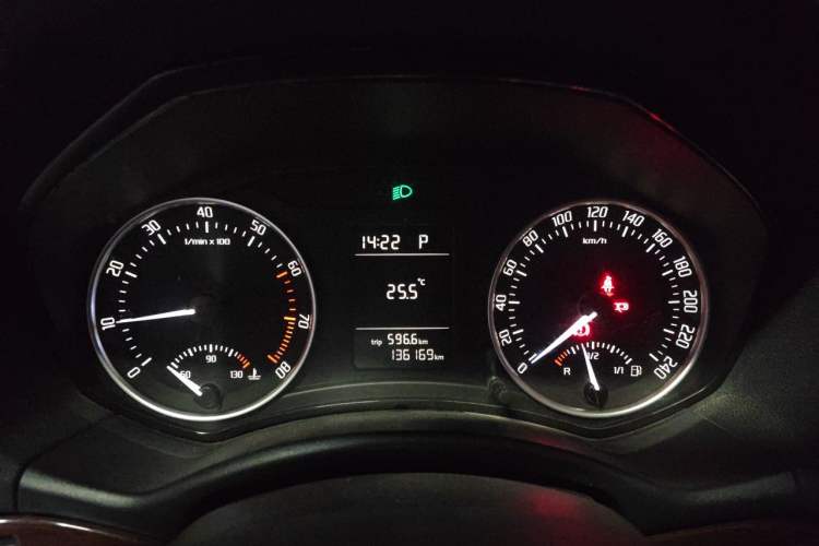 Used Skoda Octavia 2012 1.6L Automatic Yijun Edition Instrument Cluster
