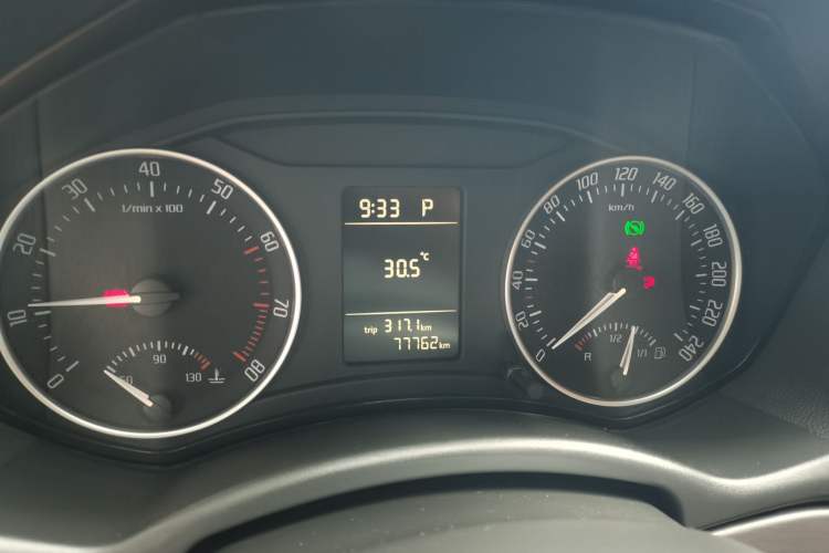 Used Skoda Octavia 2012 2.0L Automatic Yijie Version Instrument Cluster