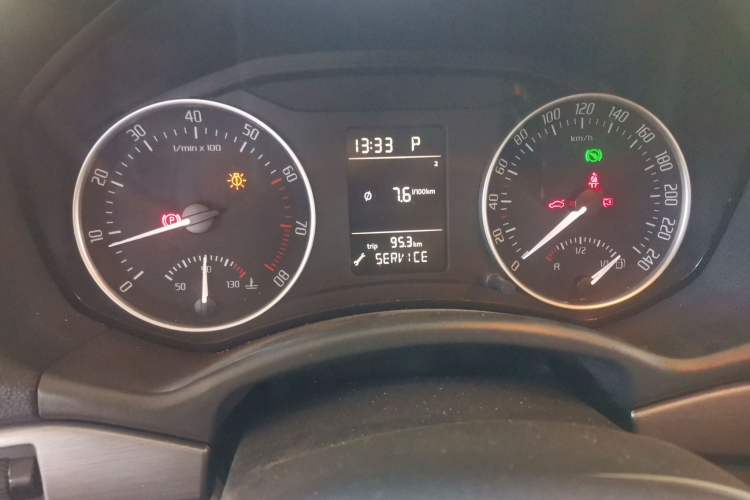 Used Skoda Octavia 2012 1.6L Automatic Yijie Edition Instrument Cluster