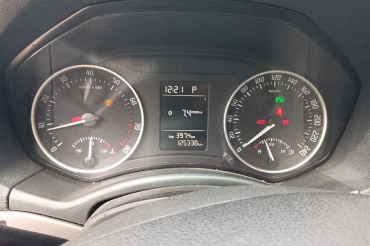 Used Skoda Octavia 2012 1.6L Automatic Yijie Edition Instrument Cluster