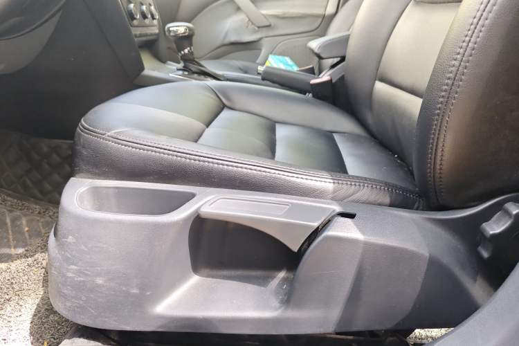 Used Skoda Octavia 2012 1.6L Automatic Yijie Edition Left Front Seat
