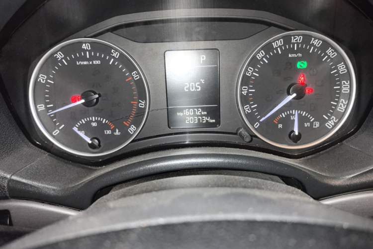 Used Skoda Octavia 2012 1.4TSI DSG Yijun Edition Odometer Close Up