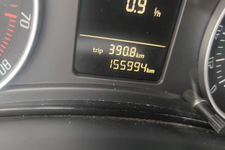 Used Skoda Octavia 2012 1.6L Manual Yijie Edition Odometer Close Up