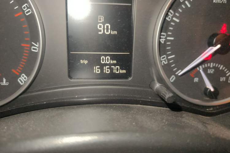 Used Skoda Octavia 2012 1.6L Manual Yijun Edition Odometer Close Up