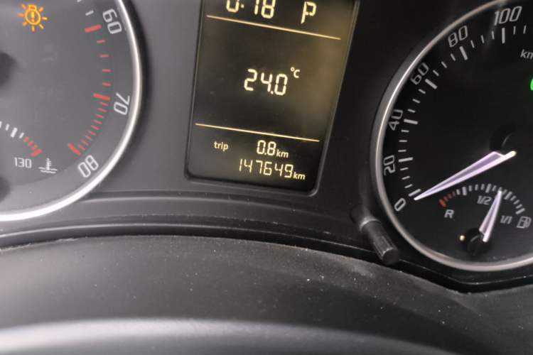 Used Skoda Octavia 2012 1.4TSI DSG Yijun Edition Odometer Close Up