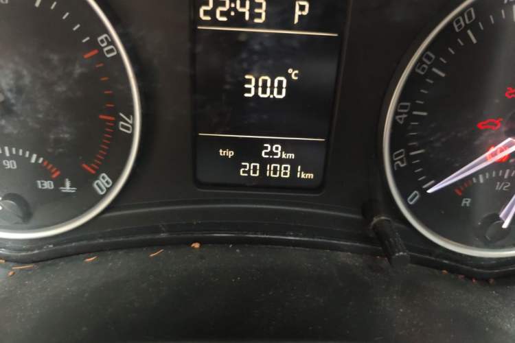 Used Skoda Octavia 2012 1.4TSI DSG Yijun Edition Odometer Close Up