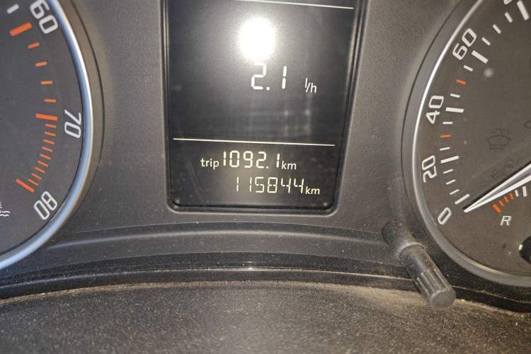 Used Skoda Octavia 2012 2.0L Manual Yijie Version Odometer Close Up