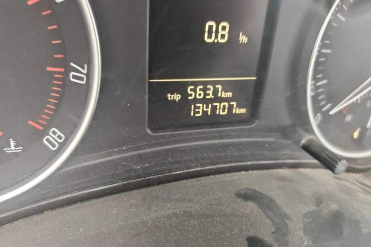 Used Skoda Octavia 2012 1.6L Manual Yijie Edition Odometer Close Up